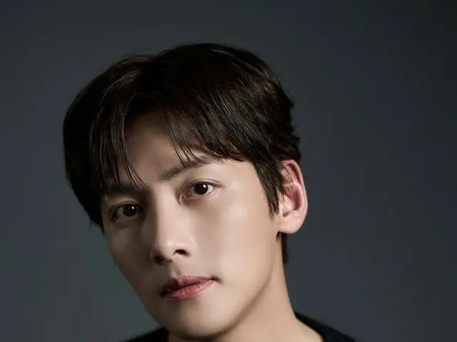 [Phỏng vấn] (1) Ji Chang Wook, người đã nỗ lực hết sức mình trên phim trường "Thành phố giả tạo", cho biết, "Thật sự rất khó khăn."