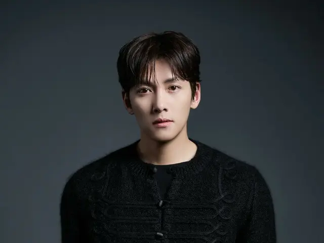 [Phỏng vấn] (2) "Thành phố giả tạo" Ji Chang Wook khen ngợi Do Kyung Soo (DO của EXO) vì sự quyến rũ của anh ấy: "Anh ấy là một diễn viên kết hợp giữa sự ngây thơ và điên rồ."