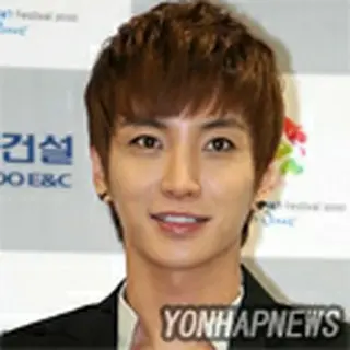 Lee Teuk（SUPER JUNIOR）