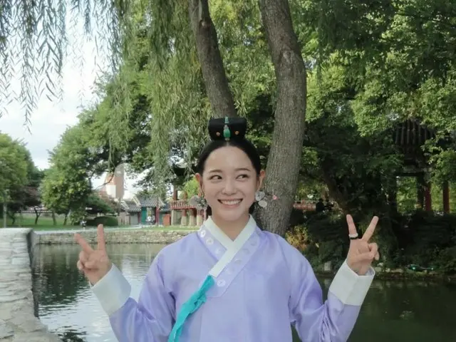 Kim Se Jeong reveals behind-the-scenes cuts from the TV series... She looks great in hanbok too